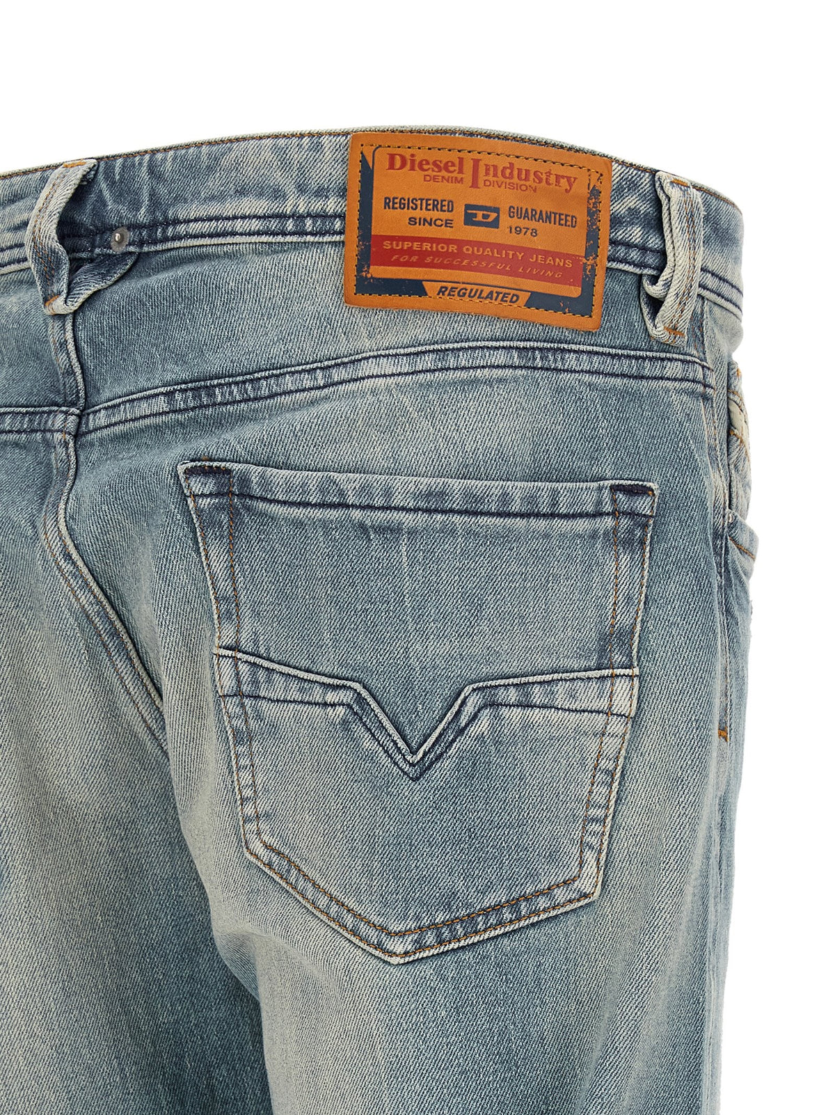 Diesel 1985 Larkee Jeans – Lichtblauw