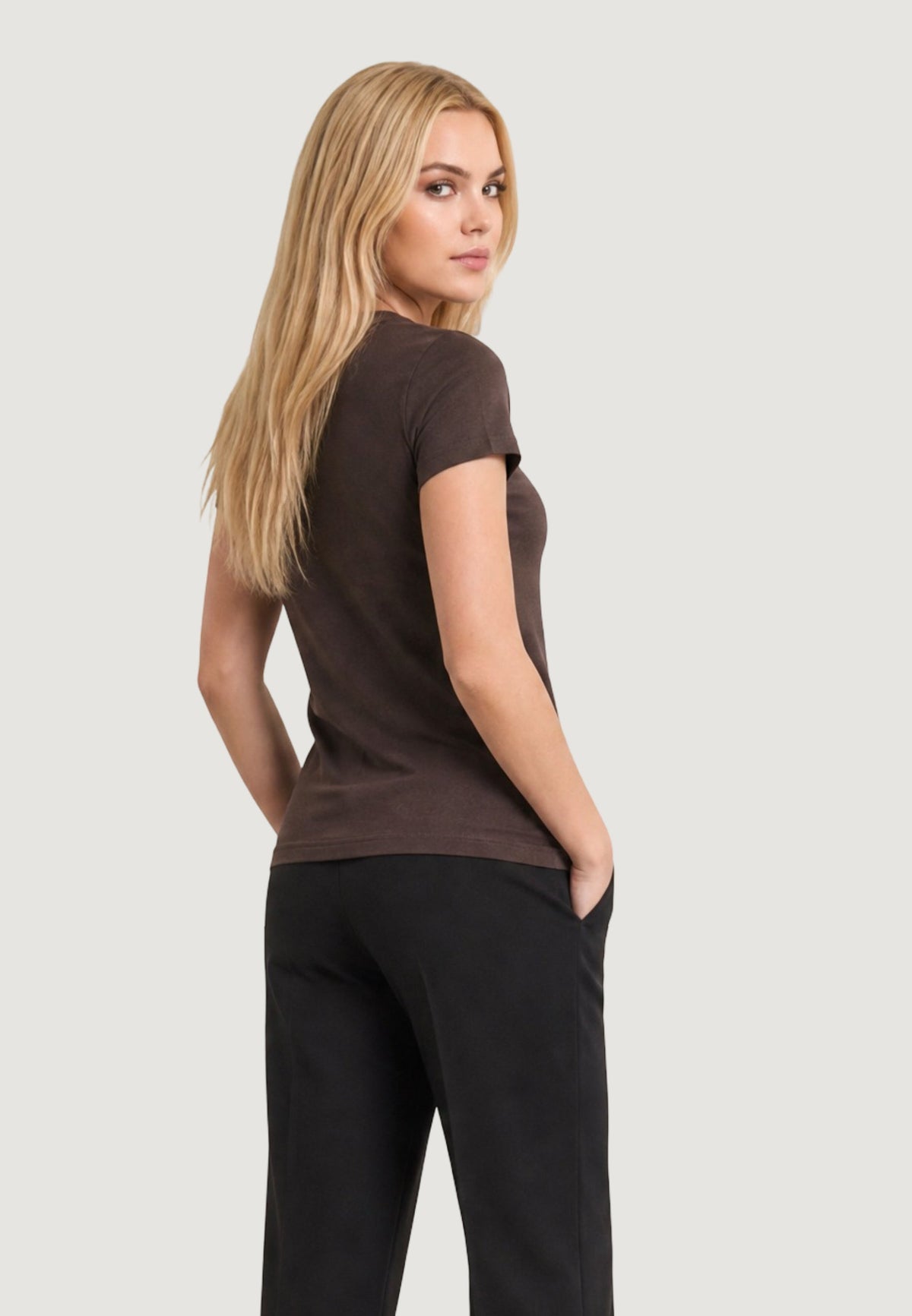 Armani Exchange V-hals T-shirt met Pailletten – Bruin