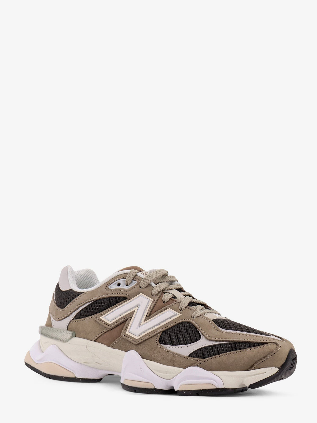 New Balance 9060 Sneakers – Bruin / Beige