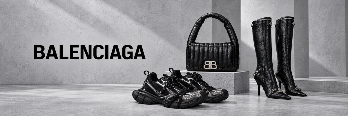 Balenciaga sneakers, laarzen en gewatteerde tas in zwart
