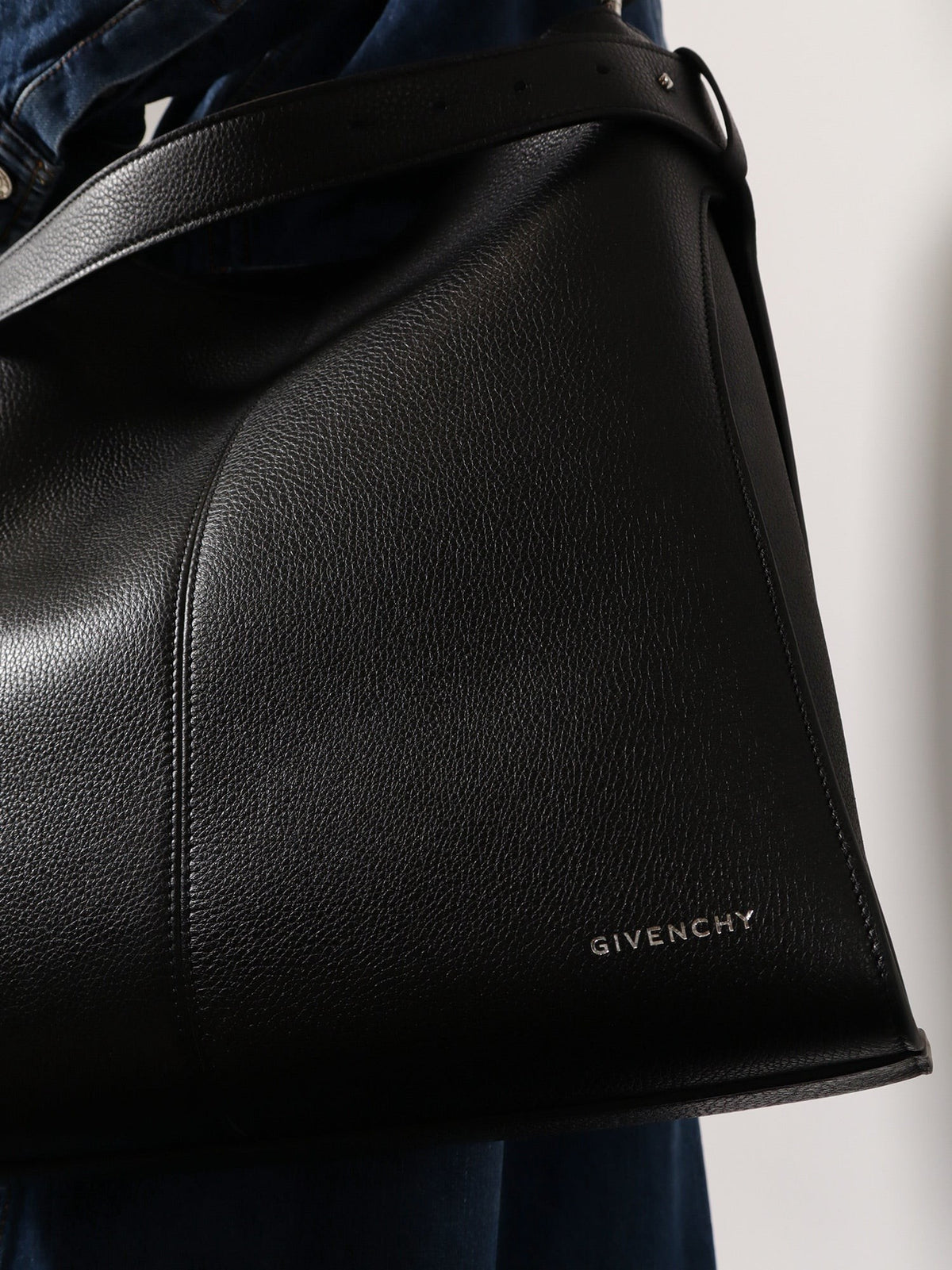 Givenchy Belted Bag Schoudertas – Zwart