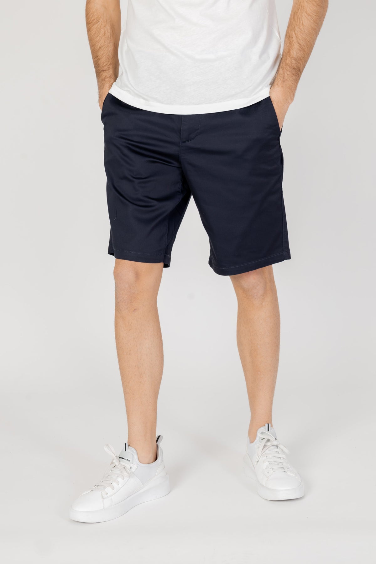 Armani Exchange Bermuda met Rits en Knopen – Marineblauw