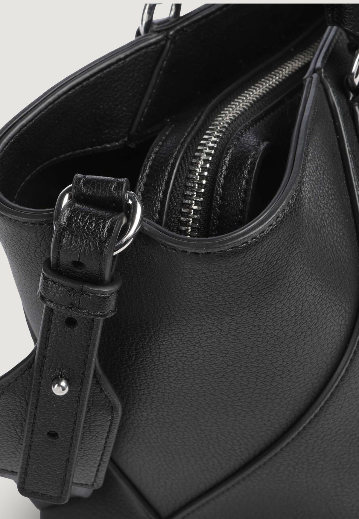 Armani Exchange Grote Polyurethaan Handtas – Zwart