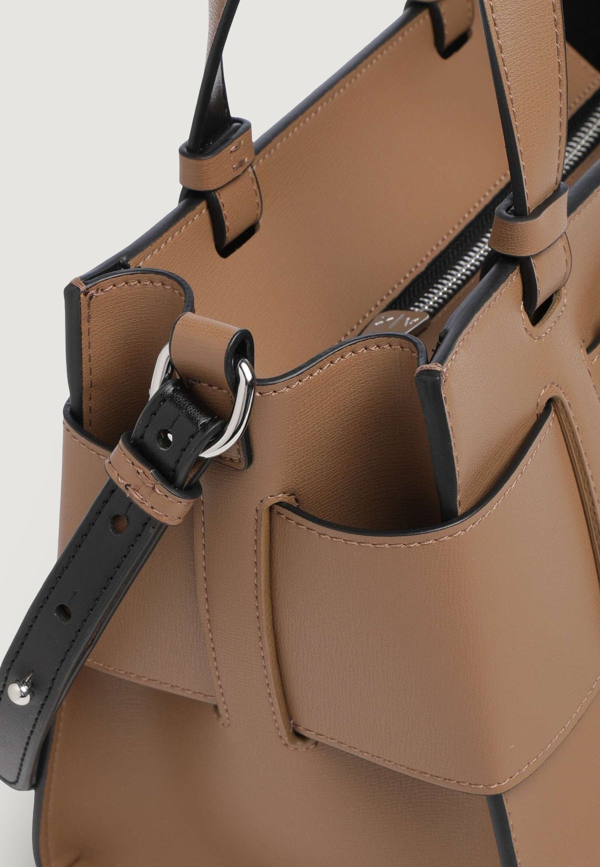 Armani Exchange Middelgrote Polyurethaan Handtas – Beige