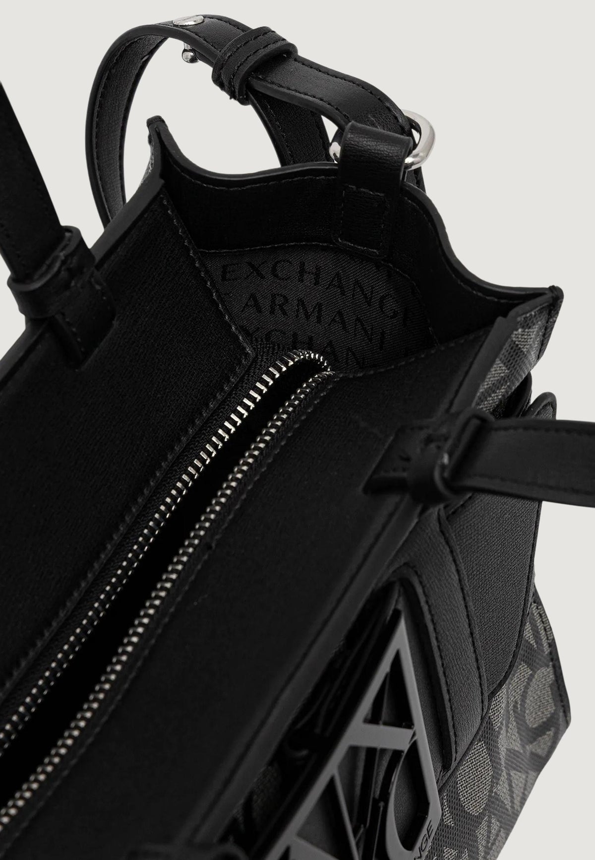 Armani Exchange Polyurethaan Handtas met Schouderriem – Zwart