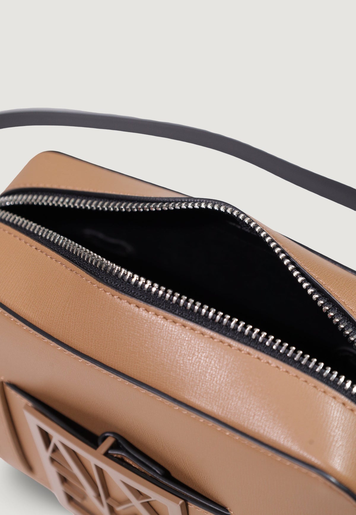 Armani Exchange Kleine Polyurethaan Schoudertas – Beige