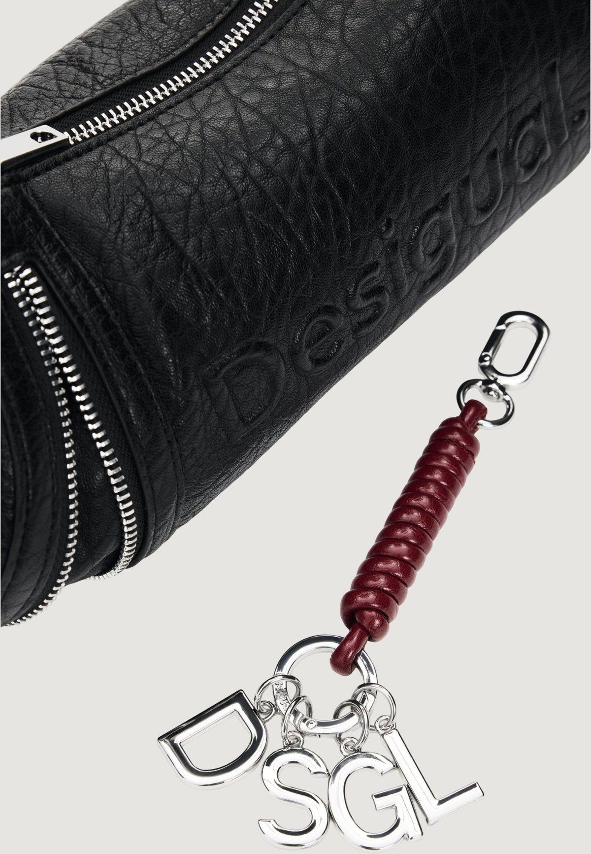 Desigual Half Logo Zarauz Kleine schoudertas met bedel – Zwart
