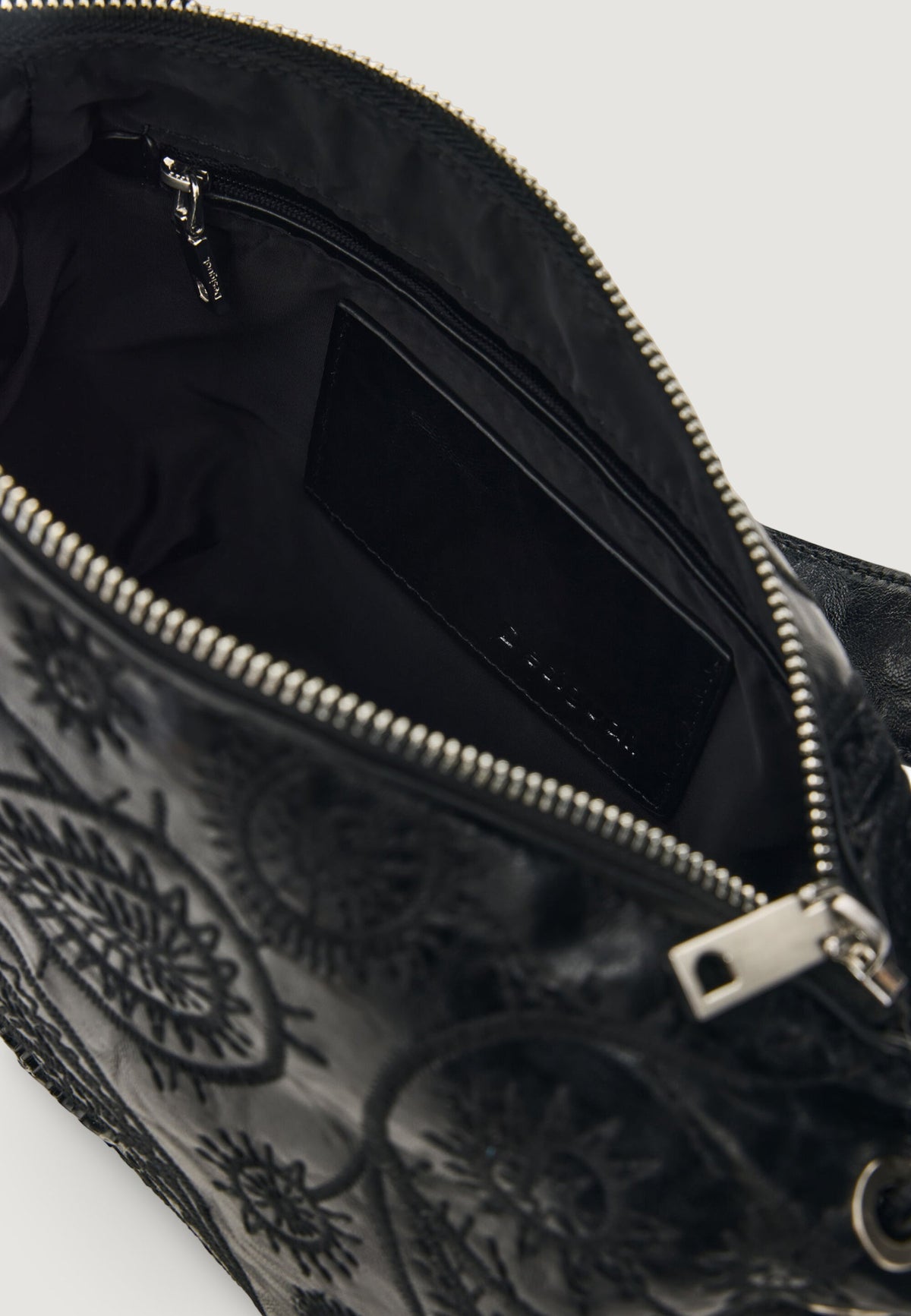 Desigual Siroco Xela Kleine schoudertas met paisleyreliëf – Zwart