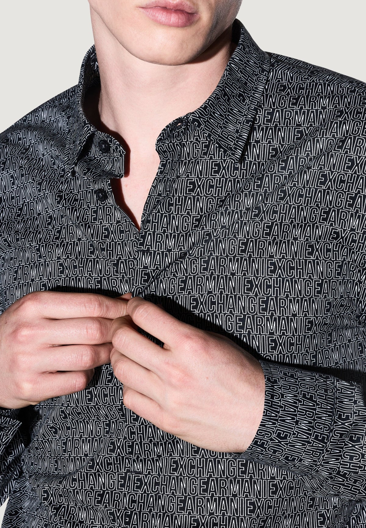 Armani Exchange Overhemd met Kleine Print – Zwart