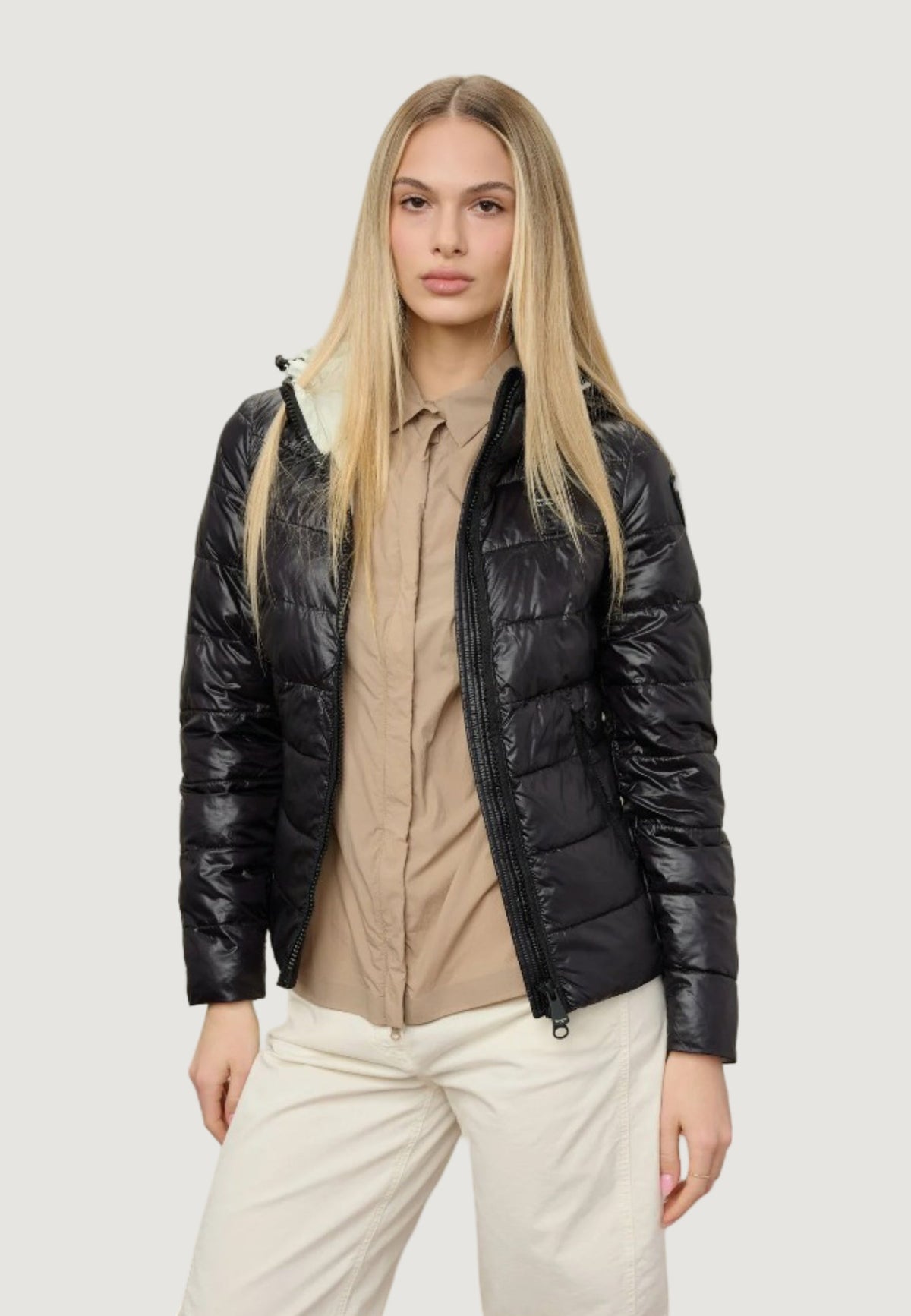 Blauer Caroll Gewatteerde jas met capuchon – Zwart