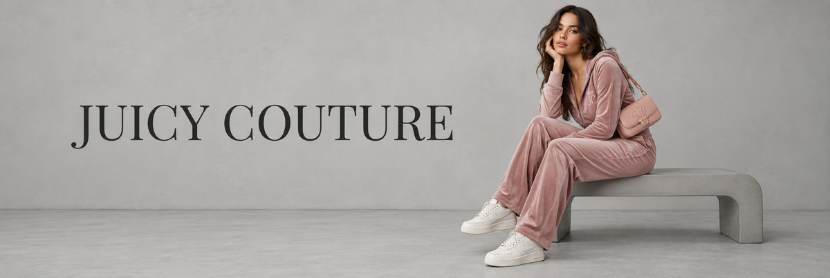Juicy Couture trainingspak – vrouw in roze velours joggingpak