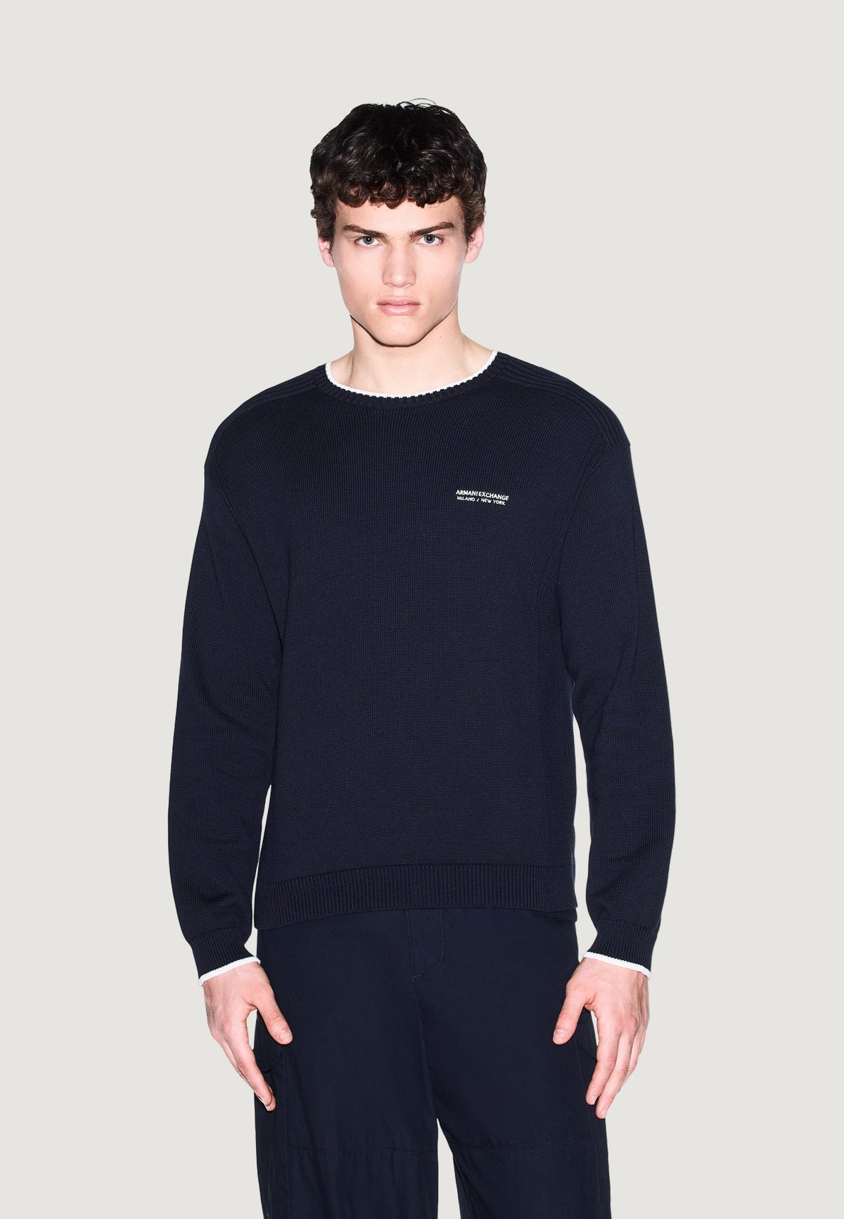 Armani Exchange Katoenen Trui met Ronde Hals – Marineblauw