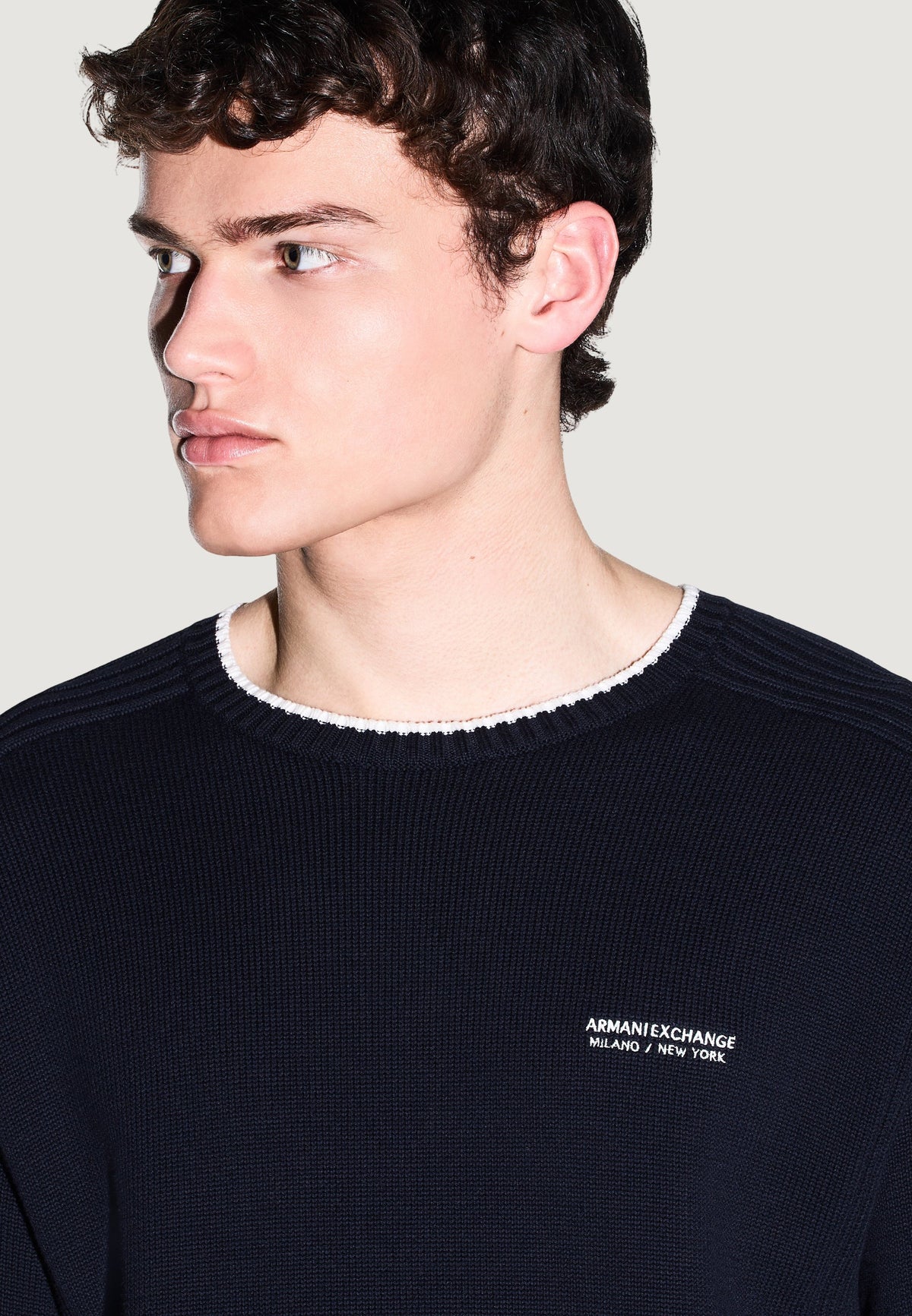 Armani Exchange Katoenen Trui met Ronde Hals – Marineblauw