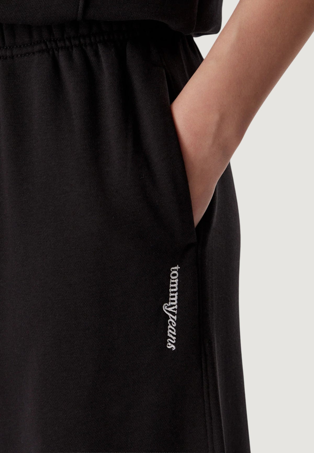 Tommy Hilfiger Joggingbroek met Wijde Pijp – Zwart