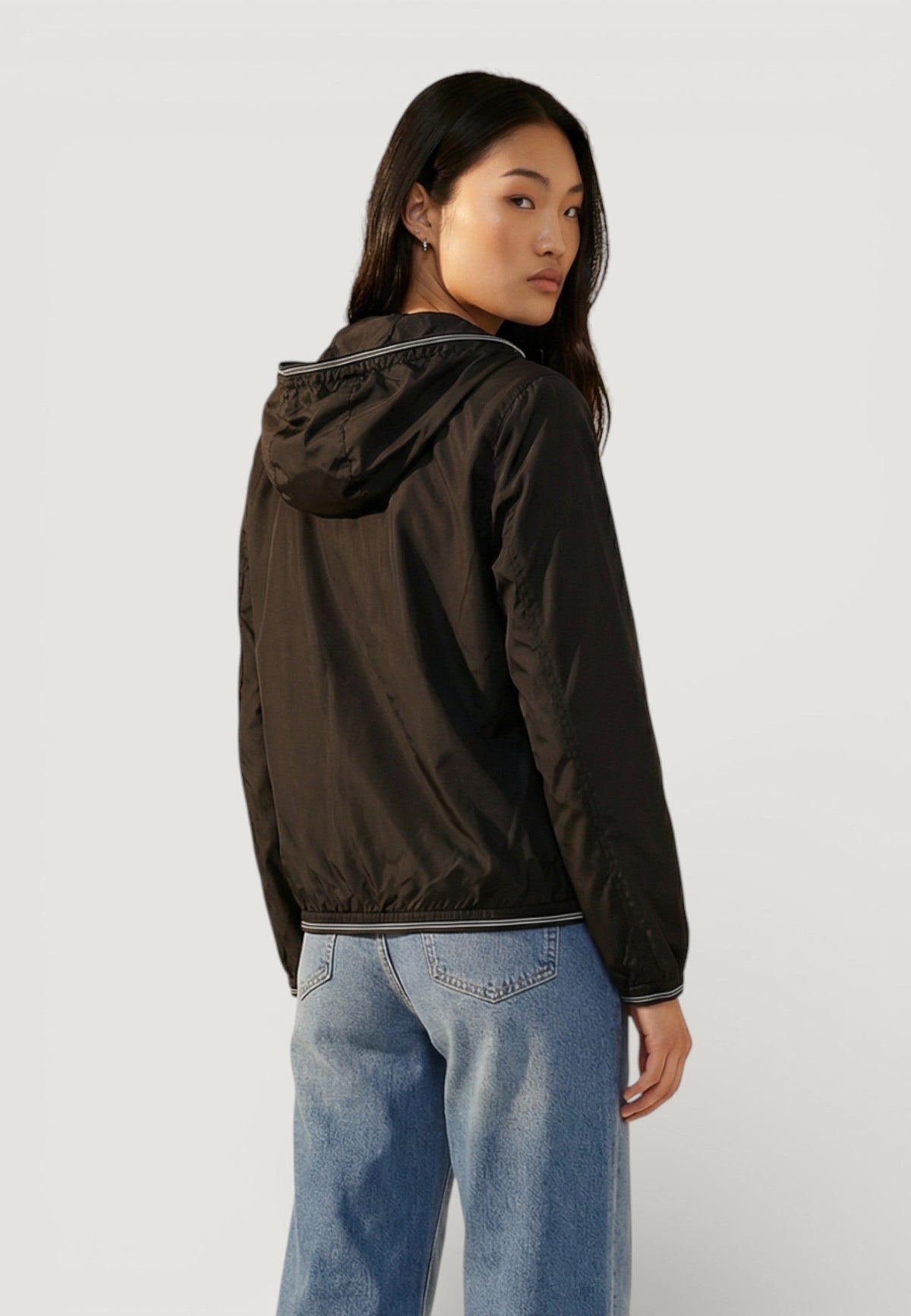 Blauer Nay Jas met vaste capuchon – Zwart