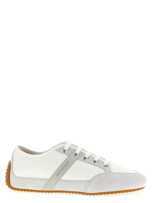 Sneaker