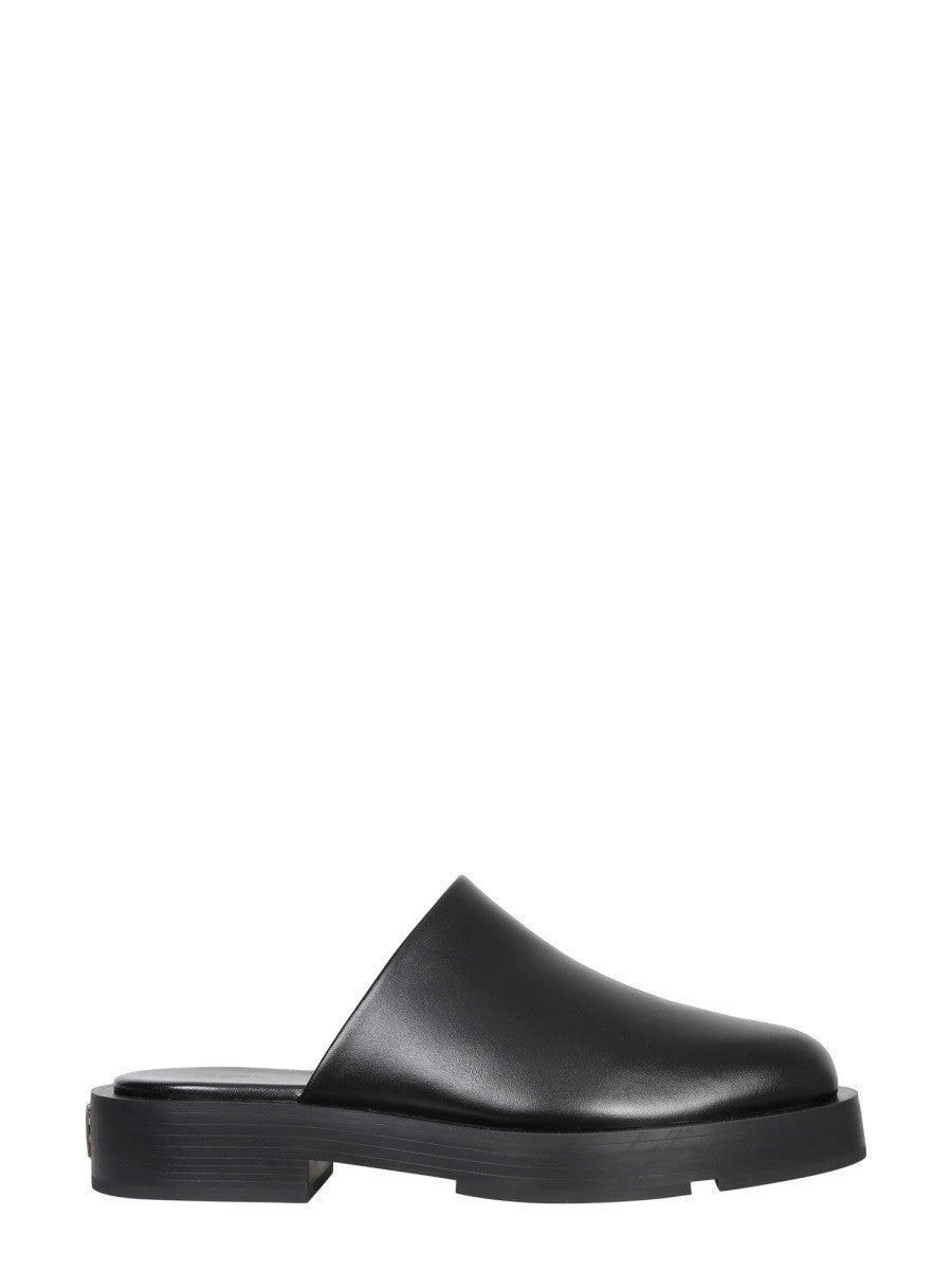Givenchy Loafers met vierkante neus – Zwart