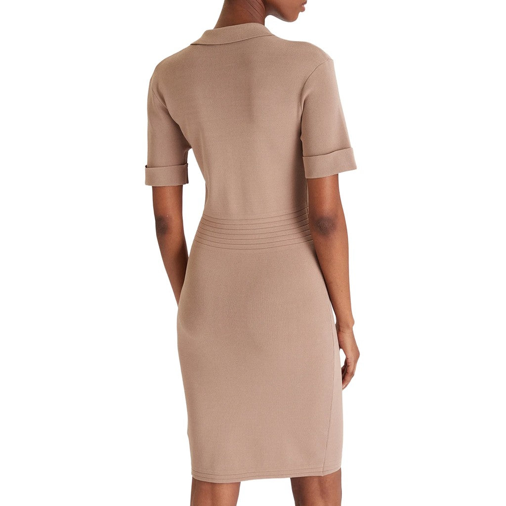 Guess Knielange jurk met V-hals – Beige