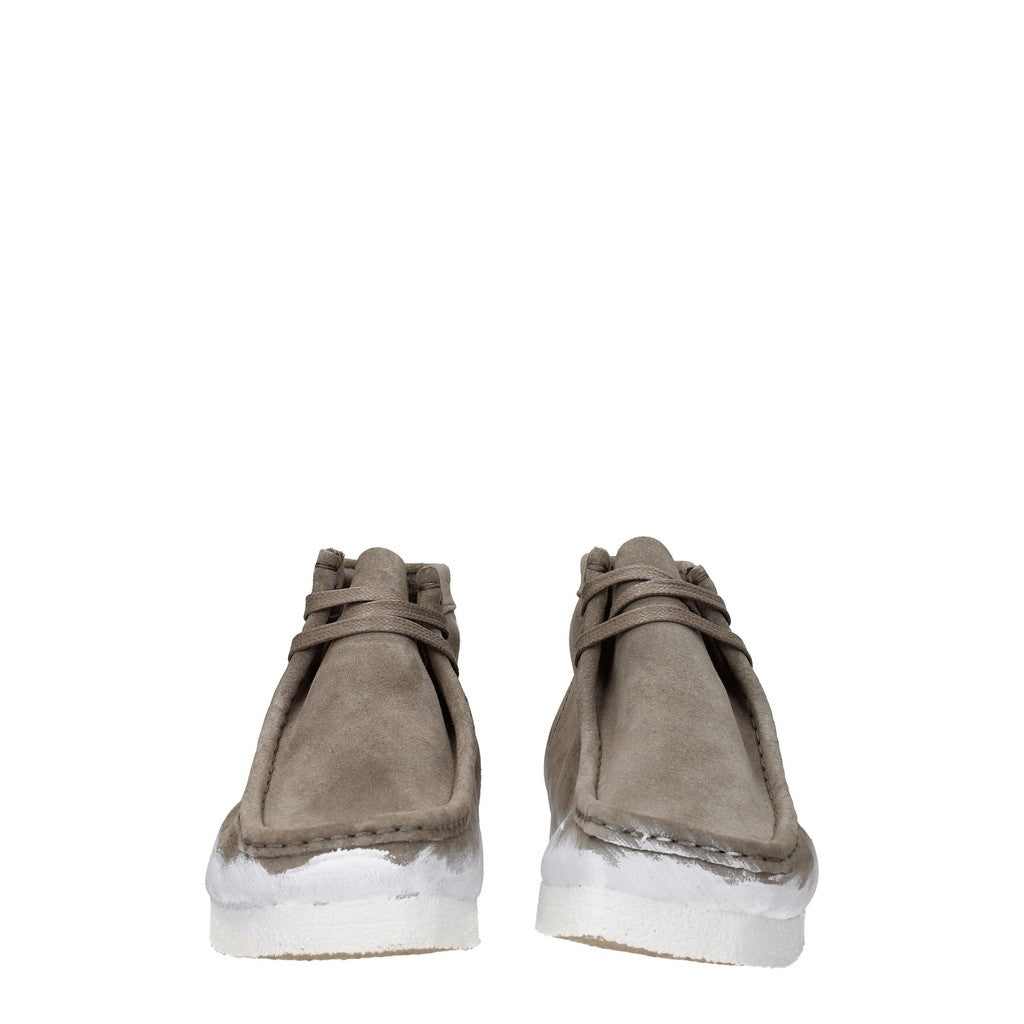 Clarks Wallabee Boot Enkellaarzen – Grijs / Wit