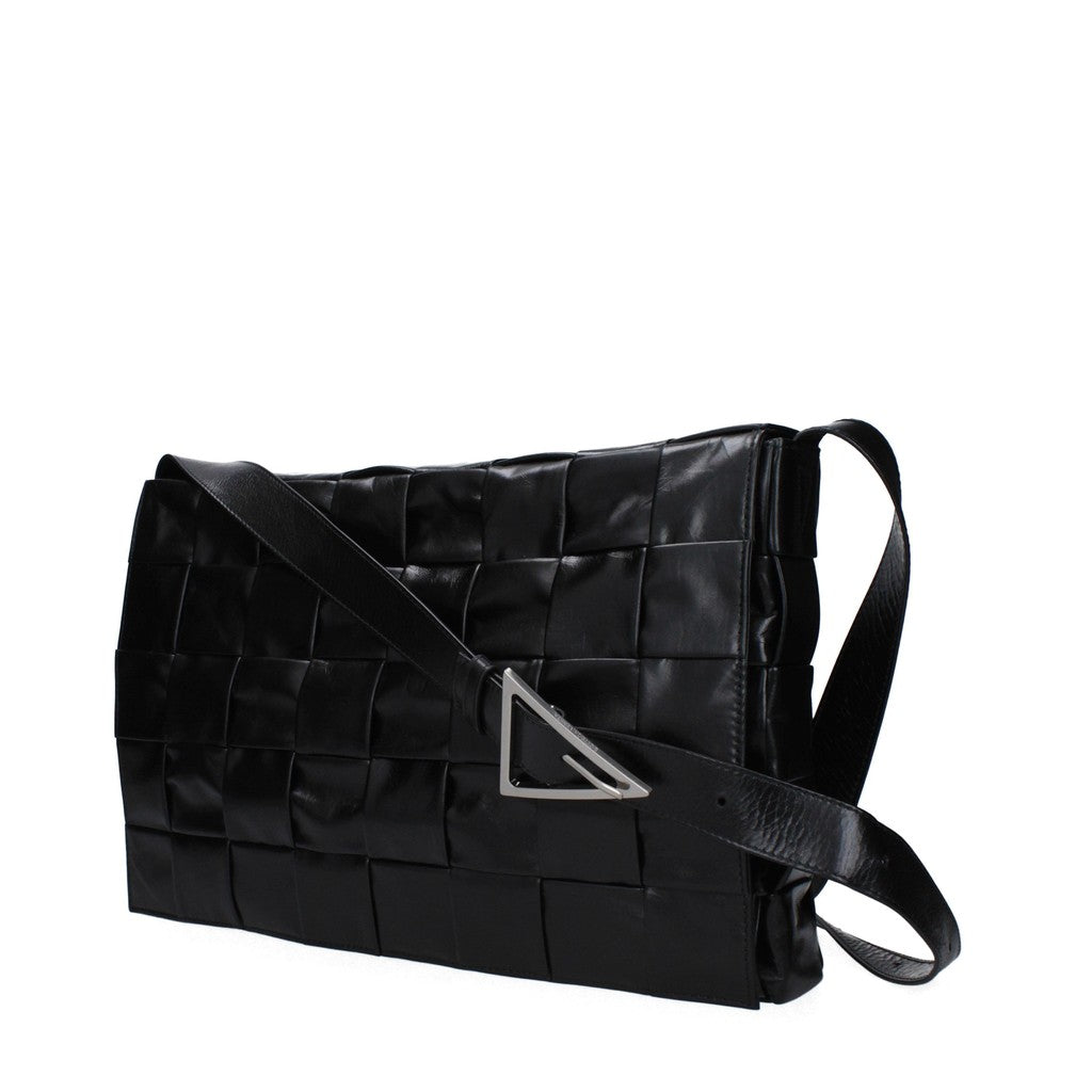 Bottega Veneta Platte crossbodytas met zilverkleurige details – Zwart