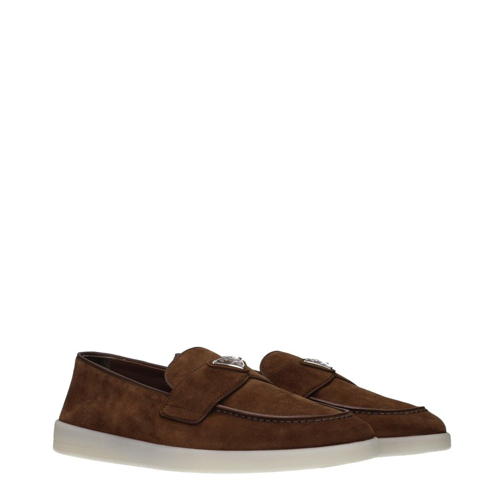 Prada Suède loafers met zilverkleurige details – Bruin