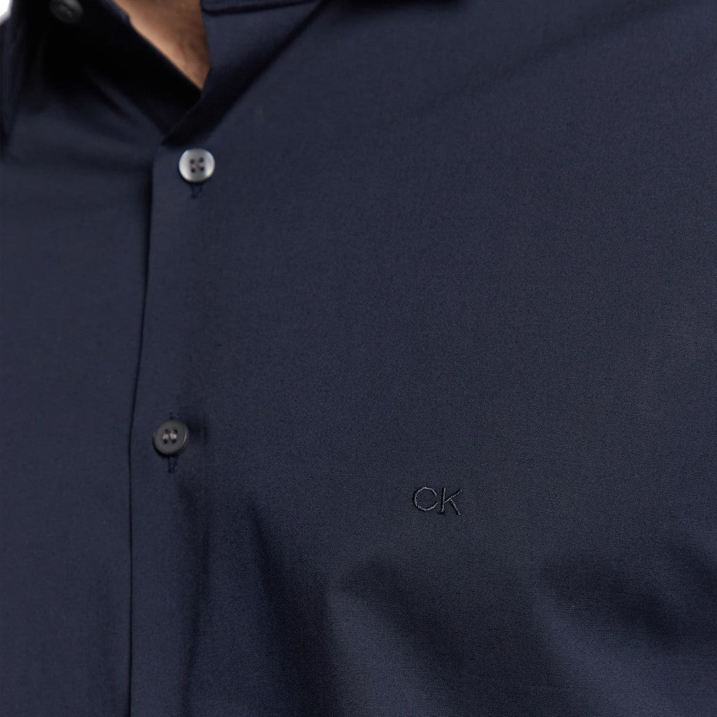 Calvin Klein Overhemd met slanke pasvorm en lange mouwen – Marineblauw