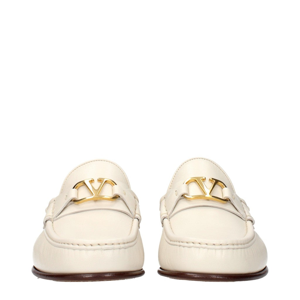 Valentino Garavani Loafers met leren zool en ronde neus – Beige / Ivoor