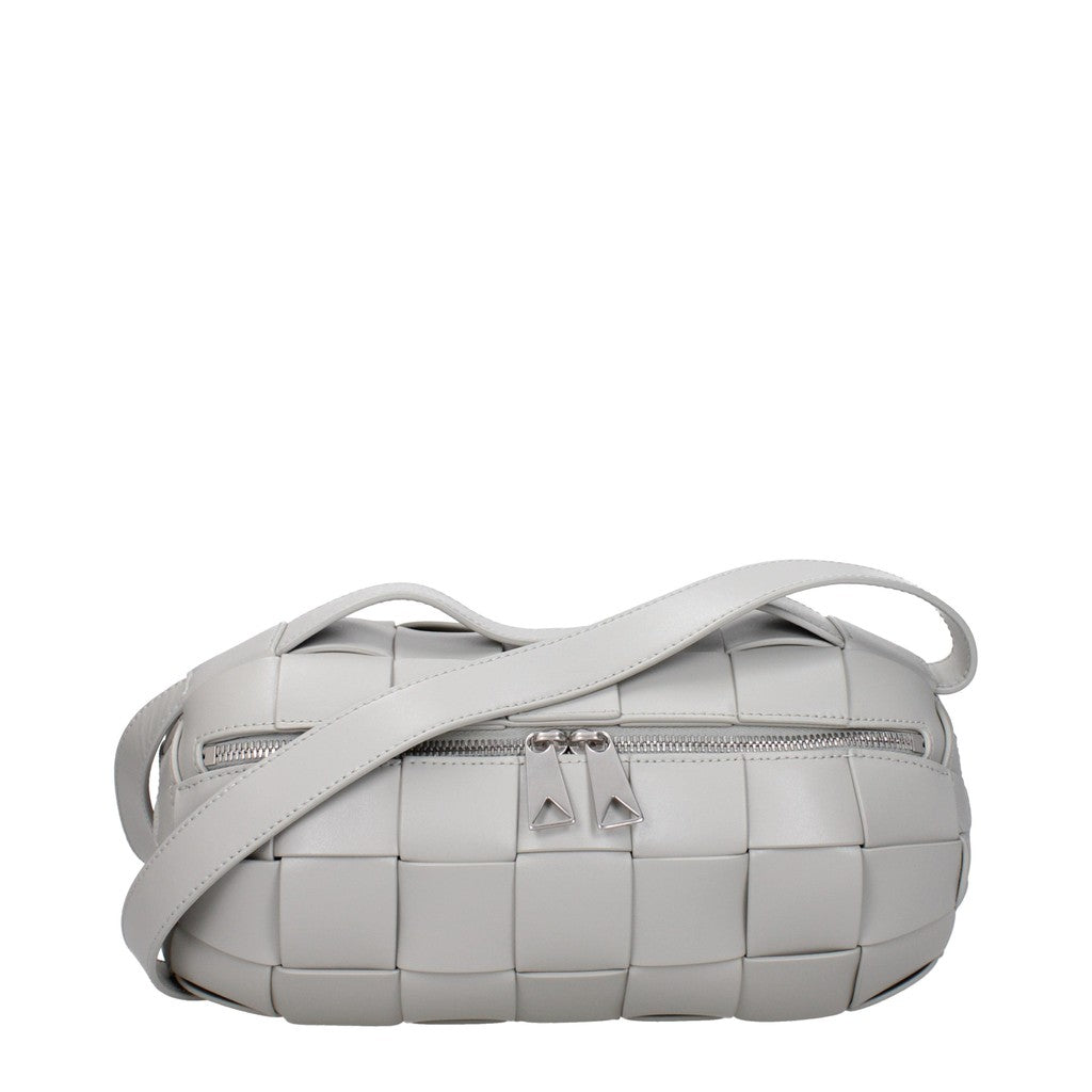 Bottega Veneta Ruime crossbodytas met zilverkleurige details – Grijs