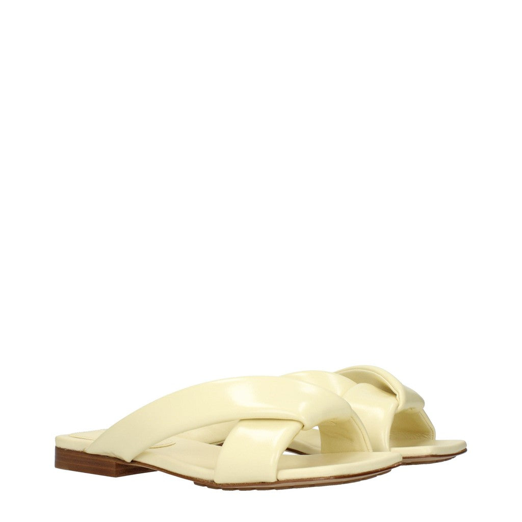 Bottega Veneta Leren sandalen met open neus – Lichtgeel