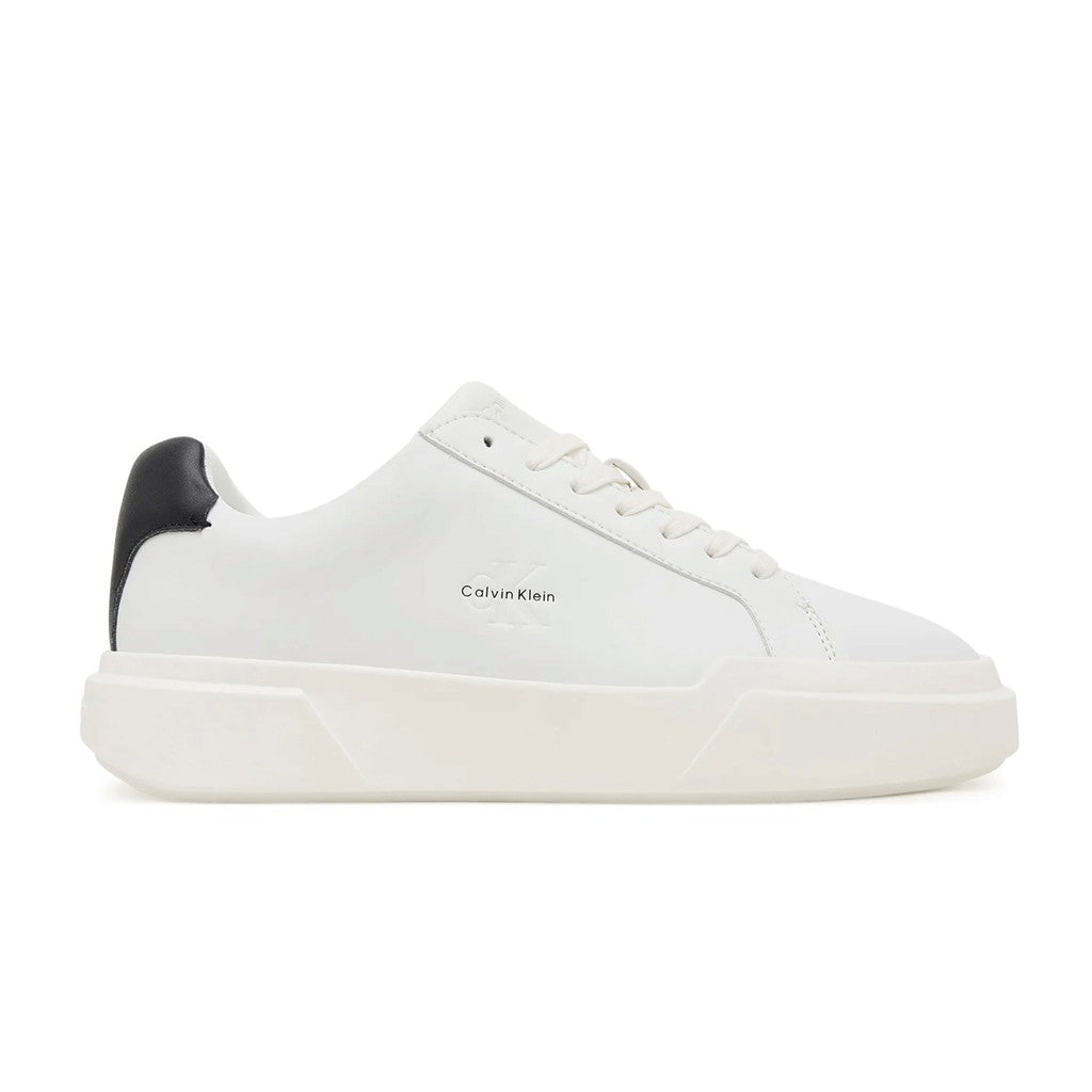 Calvin Klein Tweekleurige sneakers met veters en logo – Wit / Zwart