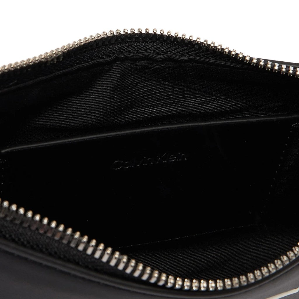 Calvin Klein Kleine crossbodytas met verstelbare schouderband – Zwart / Wit