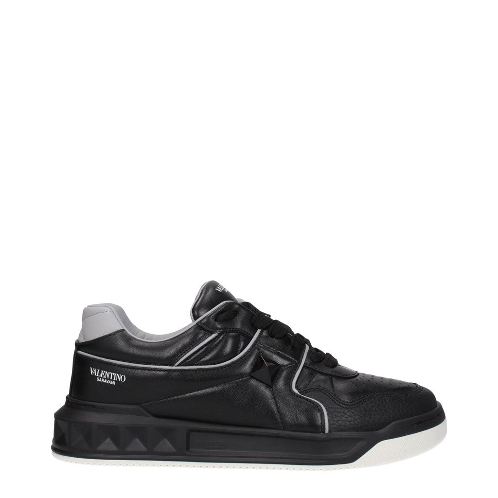 Valentino Garavani One Stud Sneakers van leer – Zwart