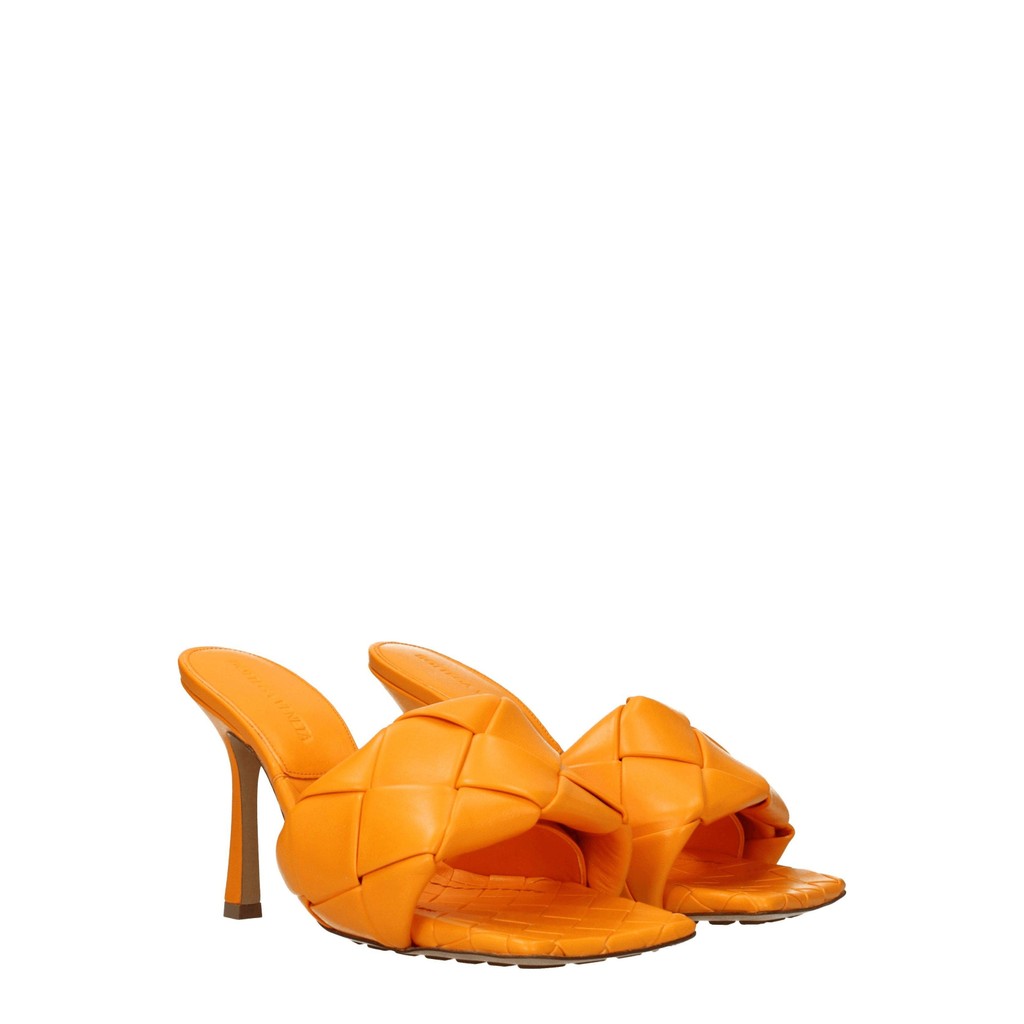 Bottega Veneta Leren sandalen met hak en leren zool – Oranje