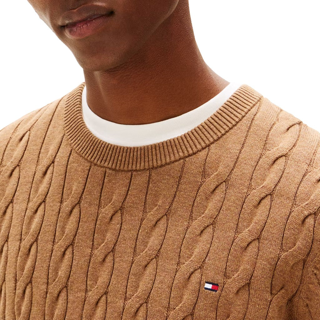 Tommy Hilfiger Effen trui met ronde hals en geborduurd logo – Camel