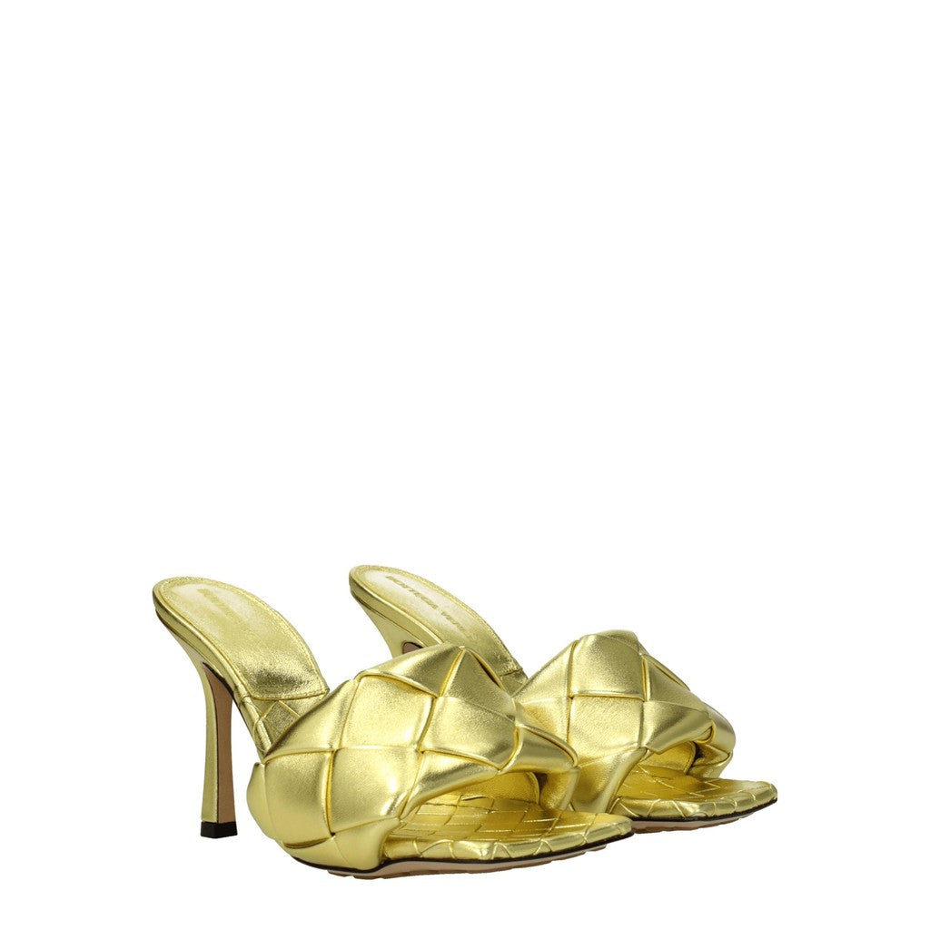 Bottega Veneta Sandalen met hak en rubberen zool – Goud