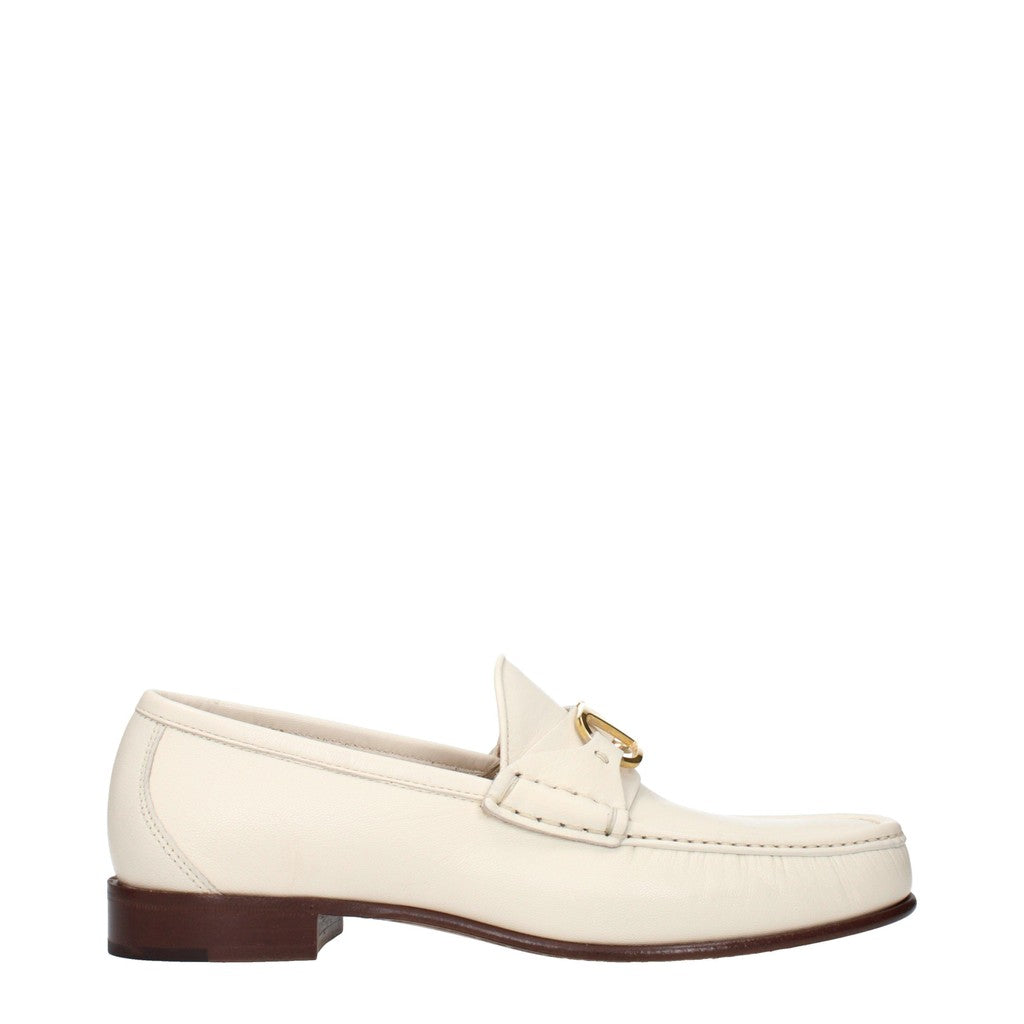 Valentino Garavani Loafers met leren zool en ronde neus – Beige / Ivoor