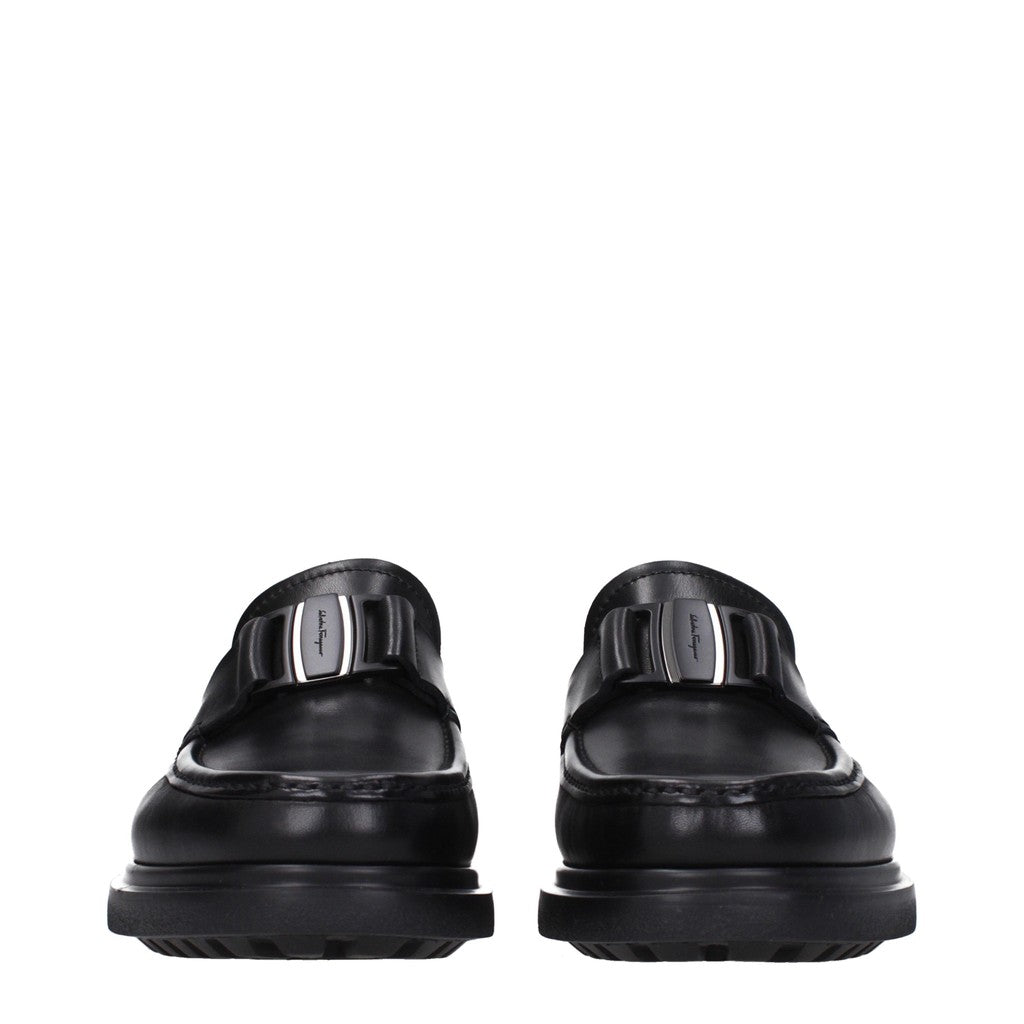 Salvatore Ferragamo Leren loafers met rubberen zool – Zwart