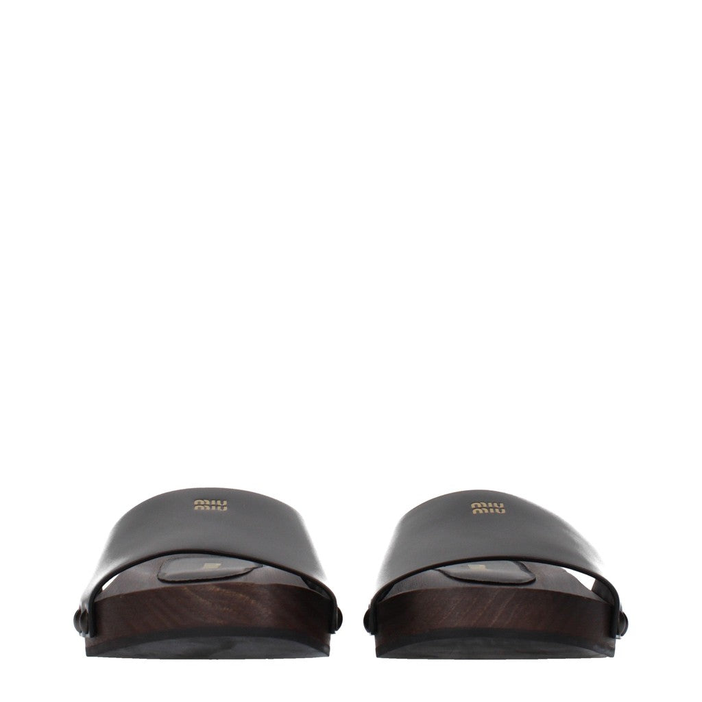 Miu Miu Lakleren clogs – Zwart