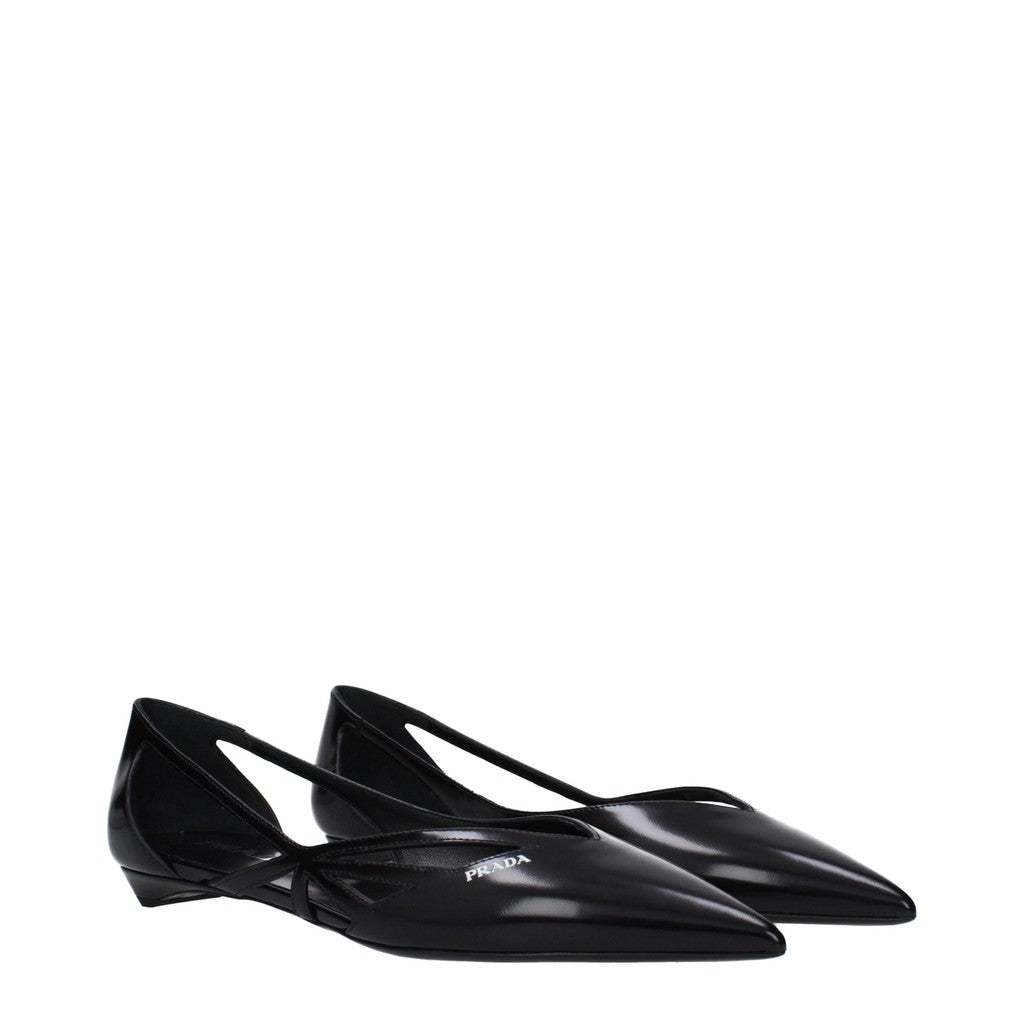 Prada Leren ballerina's met cut-outs – Zwart