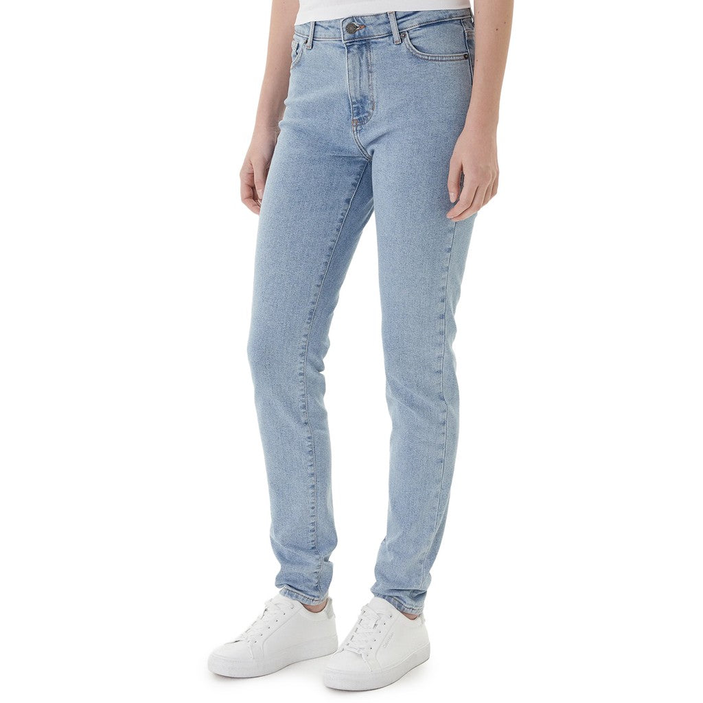 Guess Jeans met nauwsluitende pasvorm – Lichtblauw