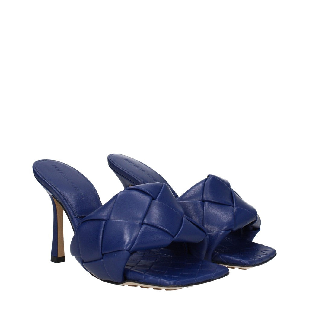 Bottega Veneta Leren sandalen met hak en leren zool – Marineblauw