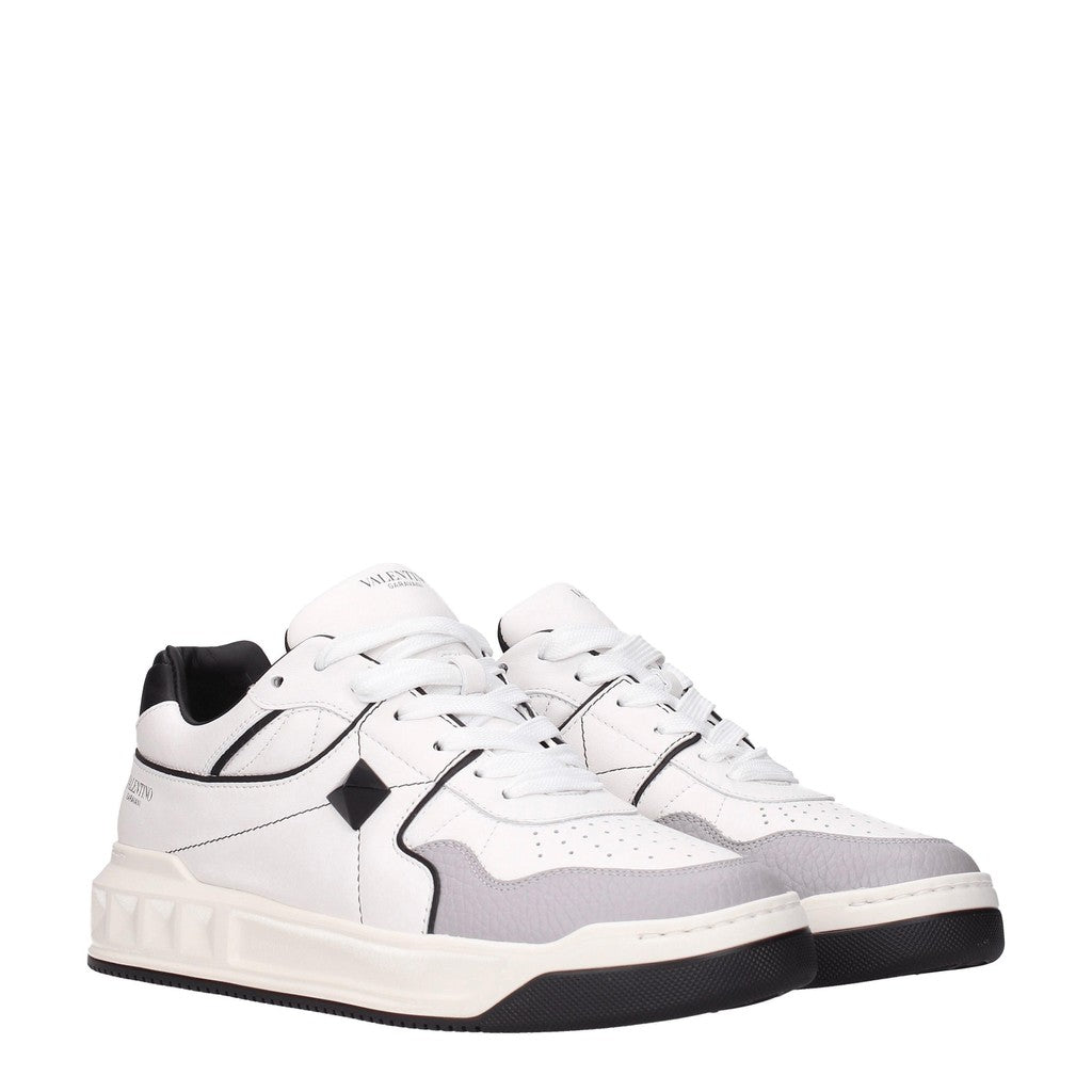 Valentino Garavani One Stud Sneakers van leer – Wit / Zwart