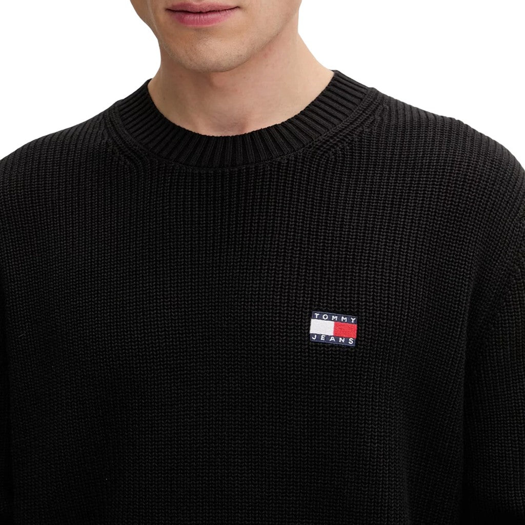 Tommy Jeans Regular Fit Trui met ronde hals en geborduurd logo – Zwart