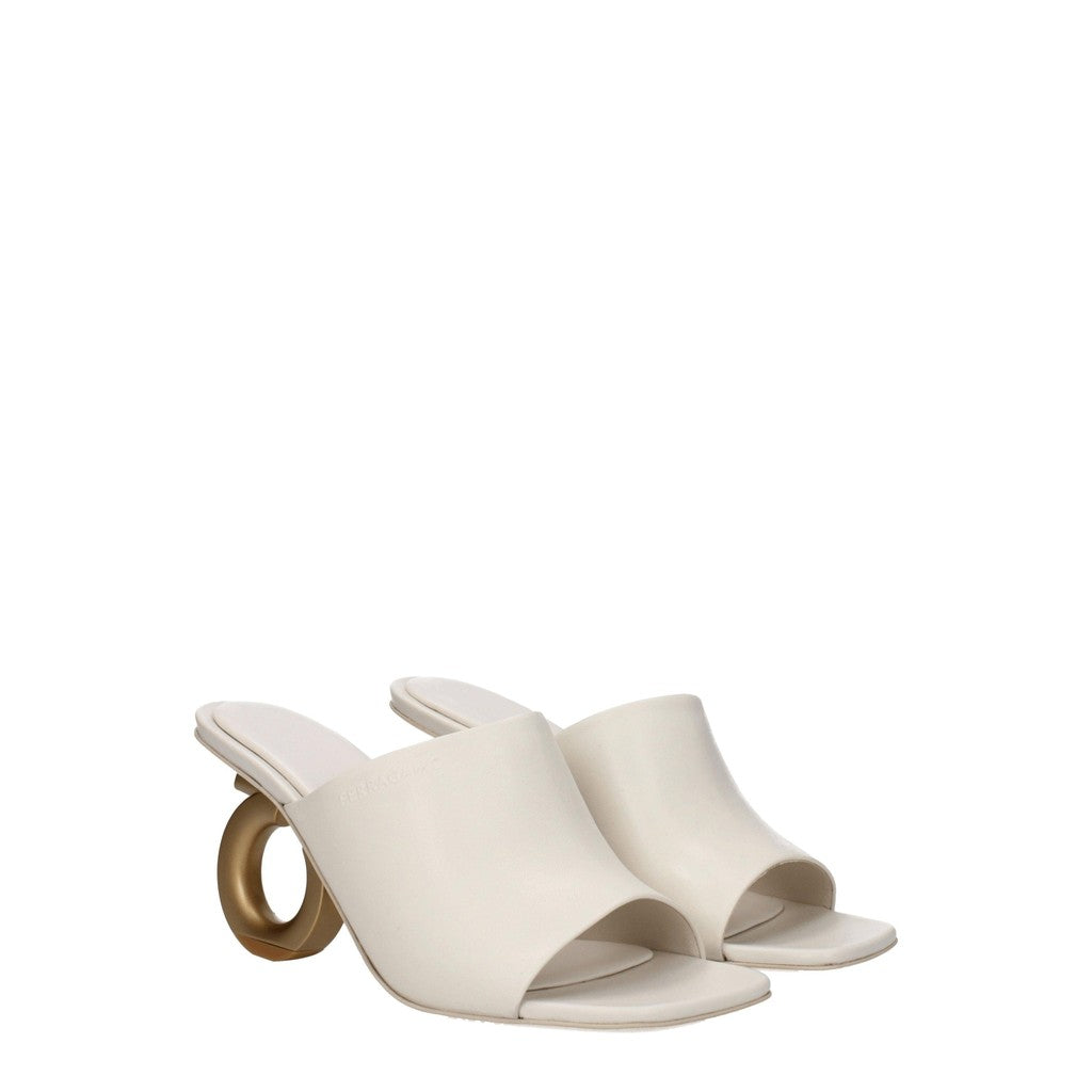 Salvatore Ferragamo Astro Sandalen met zool van leer en rubber – Beige