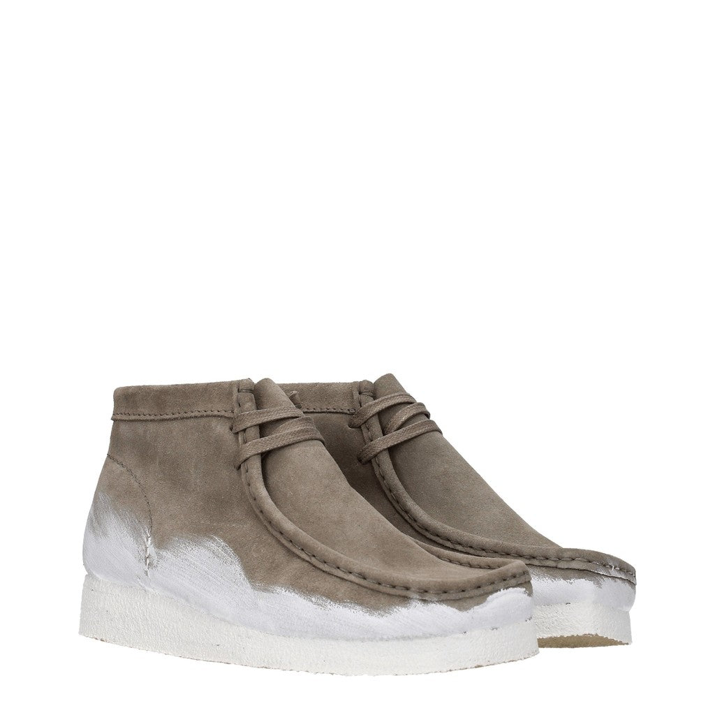 Clarks Wallabee Boot Enkellaarzen – Grijs / Wit