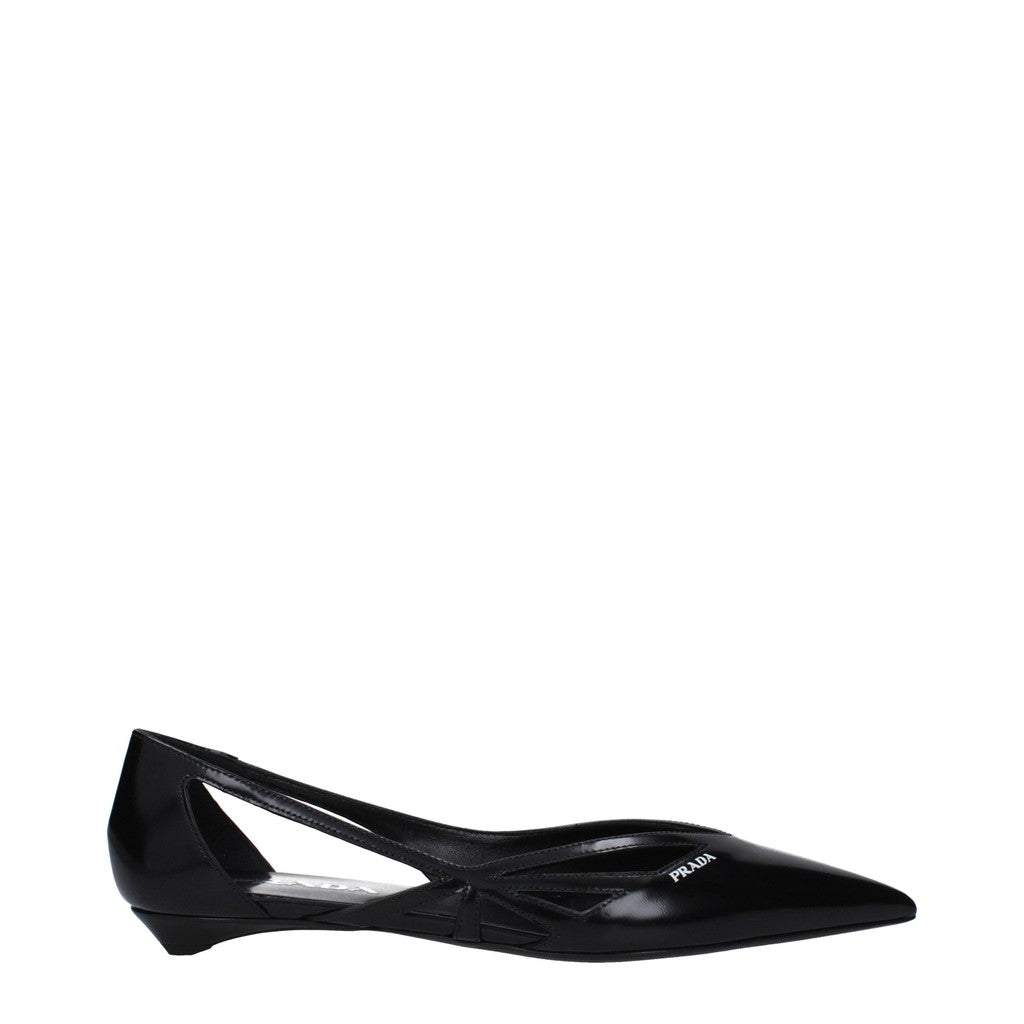 Prada Leren ballerina's met cut-outs – Zwart