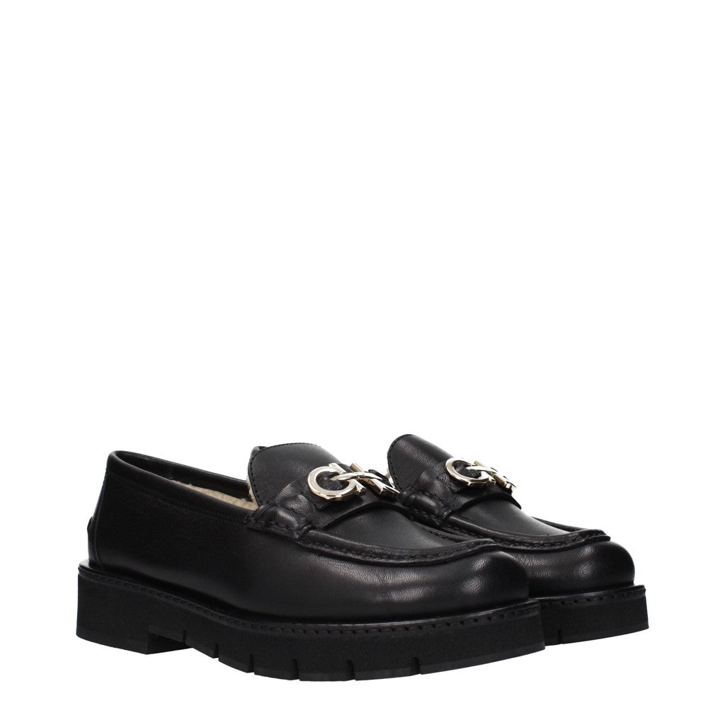 Salvatore Ferragamo Ofelia Loafers met goudkleurige details – Zwart