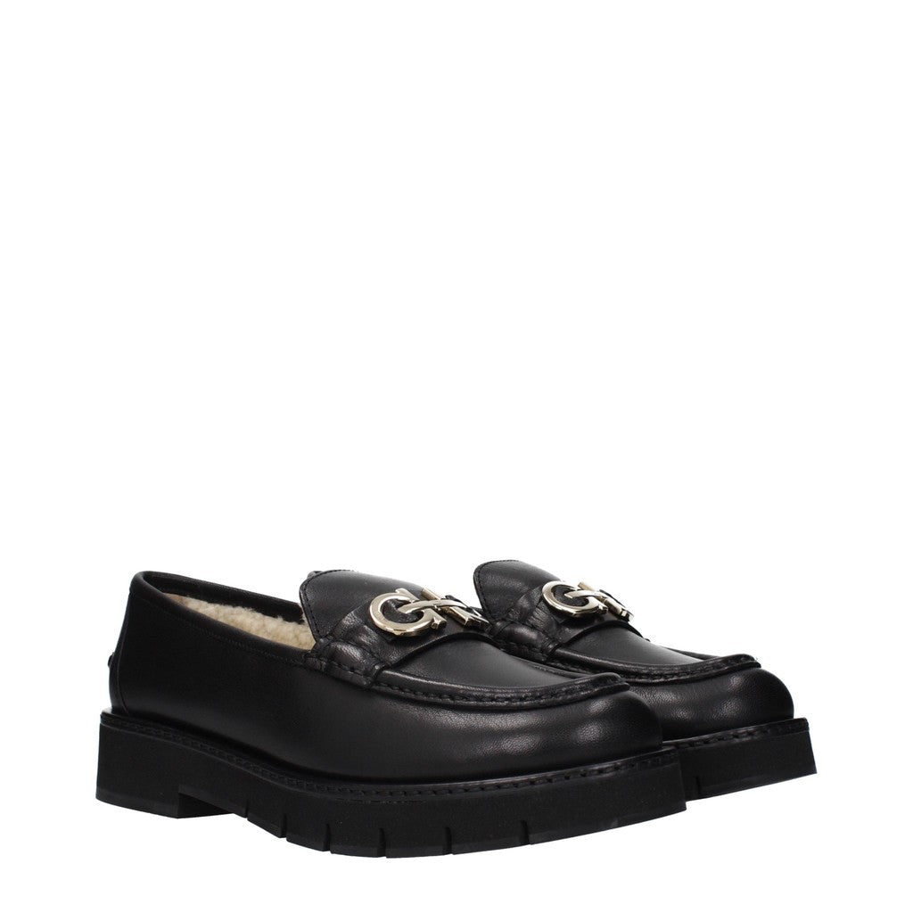 Salvatore Ferragamo Ofelia Loafers met goudkleurige details – Zwart