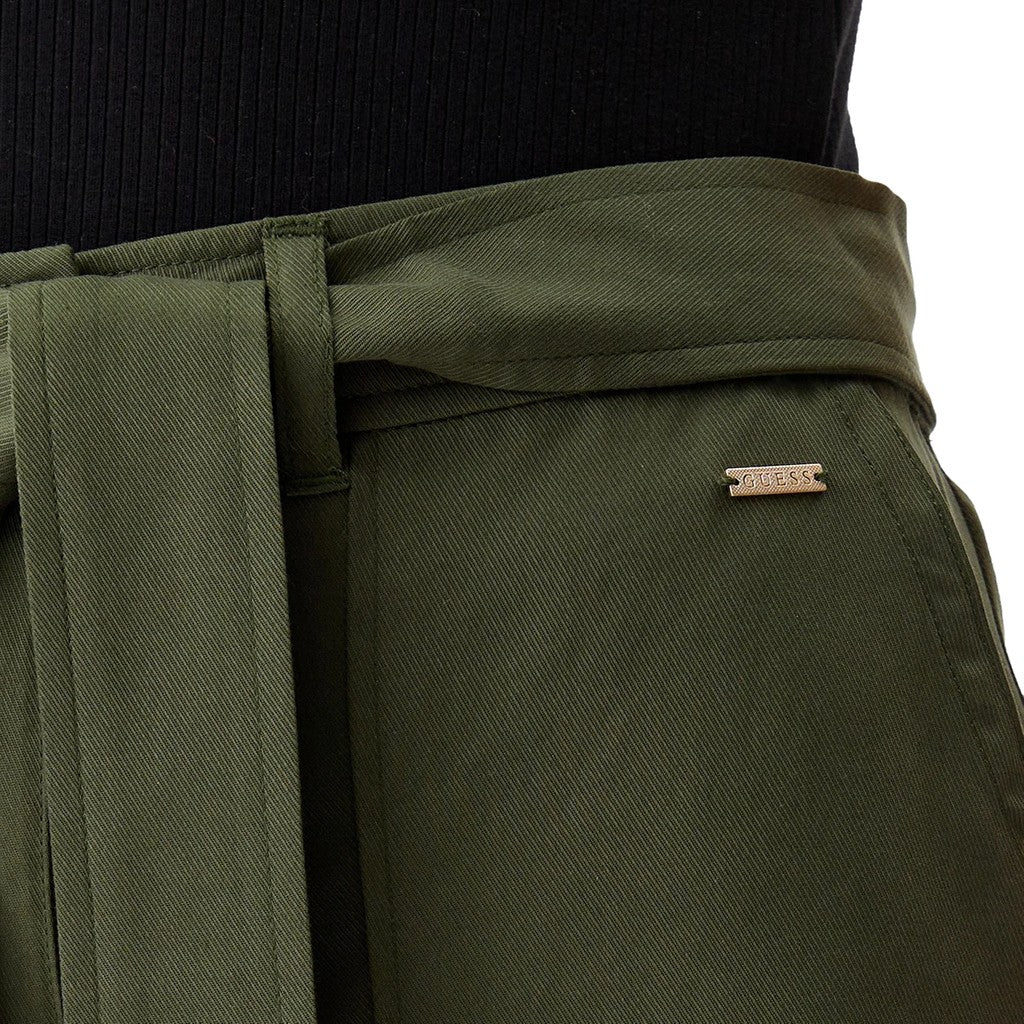 Guess Short met zak en sluiting met rits en knoop – Olijfgroen