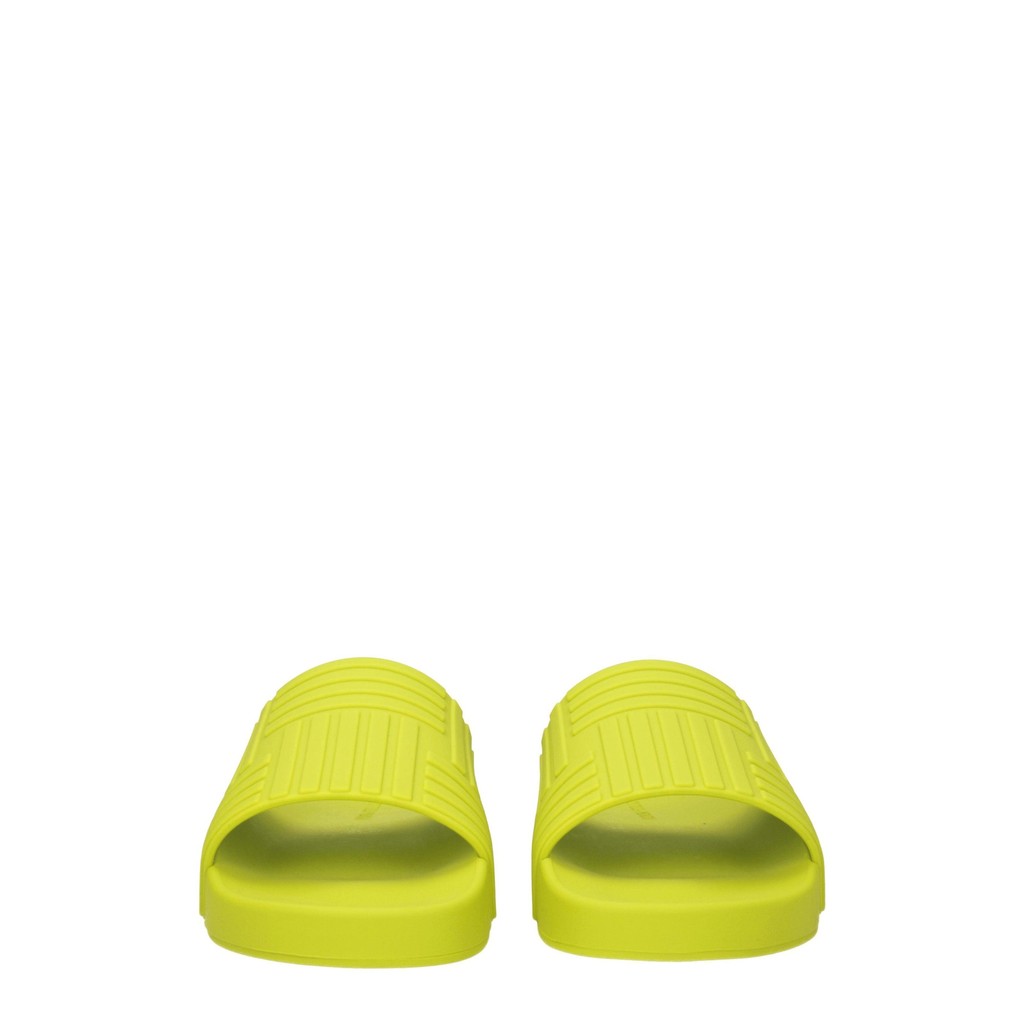 Bottega Veneta Rubberen slippers met open neus – Limegroen
